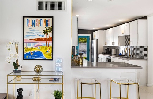 Palm Springs Casa | Mod Mid-Century Retreat w/Mountain Views, Perfect for Families/Groups, Pool/Spa