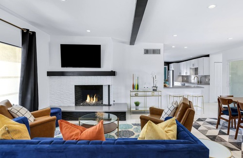 Palm Springs Casa | Mod Mid-Century Retreat w/Mountain Views, Perfect for Families/Groups, Pool/Spa