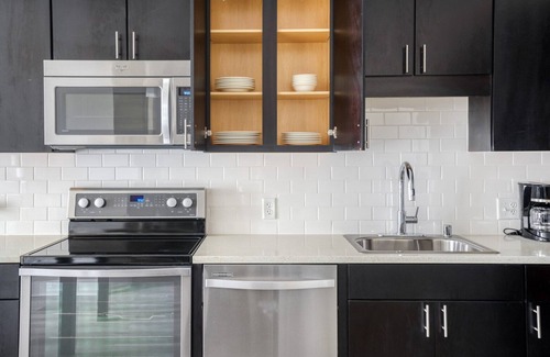 Mission Bay Apartamento | Mod Mission Bay 1BR w/ Gym & Pool, walk to Caltrain & Muni, by Blueground