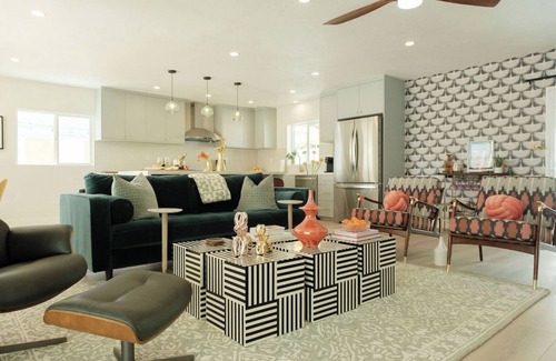 Uptown Design District Apartamento | Mod Retreat in Vibrant Palm Springs