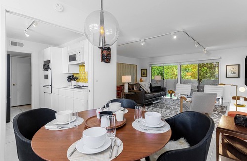Canyon Corridor Condominio | Mod Spot! Midcentury Gem! Pool! Spa! Mtn View! South PS!