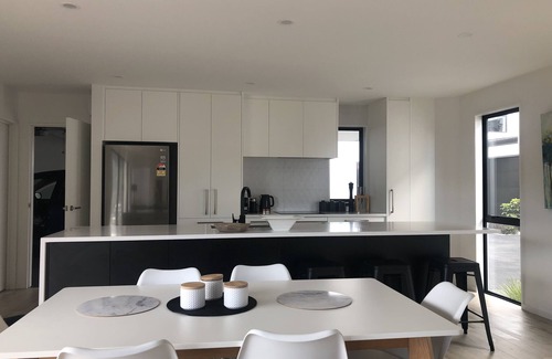 Christchurch City Centre Casa | Casa céntrica a estrenar de 4 dormitorios