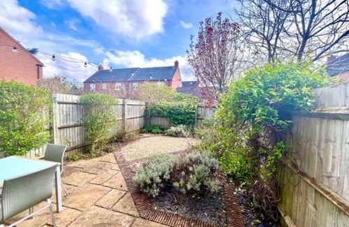Stratford-upon-Avon Casa | Modern 1 bed house with parking