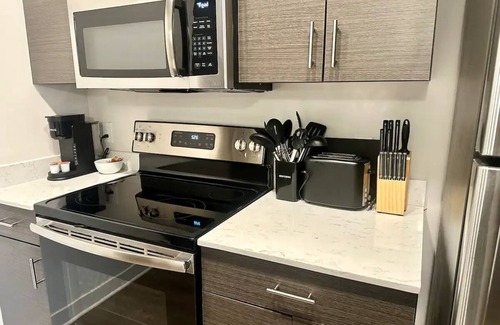 Broad Ripple Apartamento | Modern 1 Bd on the Monon Trail w/ Free Parking