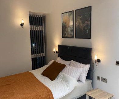 High Wycombe Apartamento | Modern 1-Bed Apartment in Buckinghamshire with Free WiFi, Parking & Garden