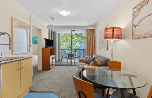 Darlington Apartamento | Modern 1-Bed Apartment with Pool, Gym & Parking