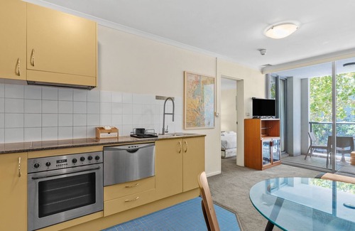 Darlington Apartamento | Modern 1-Bed Apartment with Pool, Gym & Parking