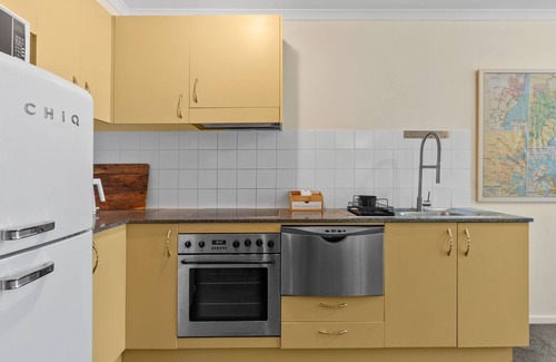 Darlington Apartamento | Modern 1-Bed Apartment with Pool, Gym & Parking