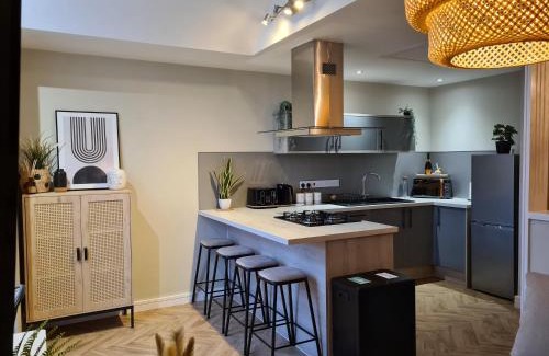 Crynant Apartamento | Modern 1 bed apartment next to beach and golf course