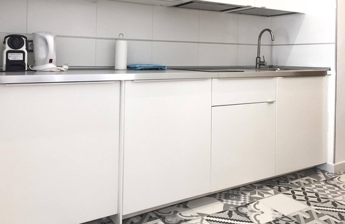 San Felipe Neri Apartamento | Apartamento moderno 1 dormitorio con piscina, aparcamiento y Wi-Fi en el centro de Málaga