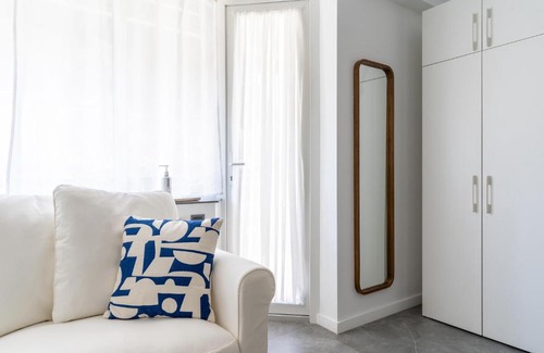 Lloret de Mar Apartamento | Modern 1 bedroom apt. Free parking. 10 min beach