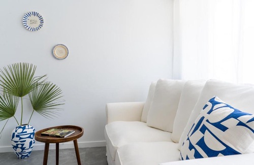 Lloret de Mar Apartamento | Modern 1 bedroom apt. Free parking. 10 min beach
