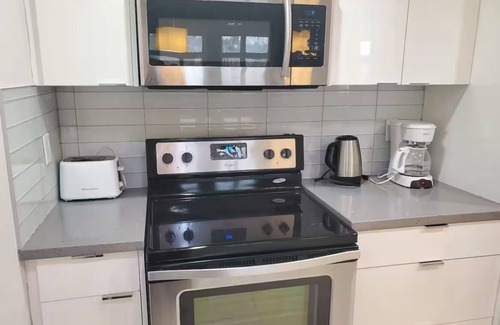 Downtown Calgary Apartamento | Modern 1 Bedroom condo with riverview in Calagry