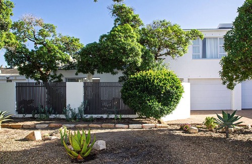 Marina da Gama Cabaña | Modern 1-bedroom cottage 20 minutes south of Cape Town