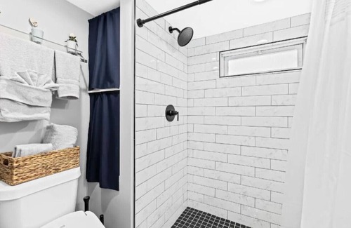 Plymouth Apartamento | Modern 1 Bedroom Lower-Level Apartment in Plymouth