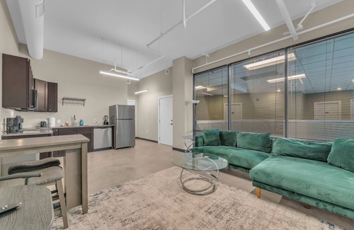 Waldron Apartamento | Modern 1-Bedroom Near Airport Free Parking & WiFi Clean and Comfortable Living