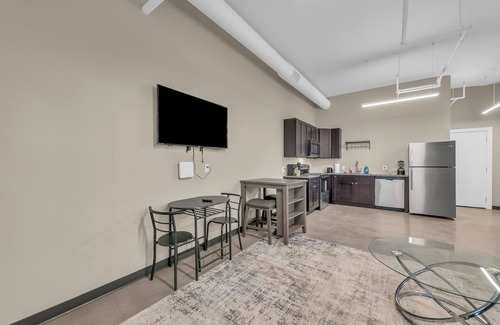 Waldron Apartamento | Modern 1-Bedroom Near Airport Free Parking & WiFi Clean and Comfortable Living