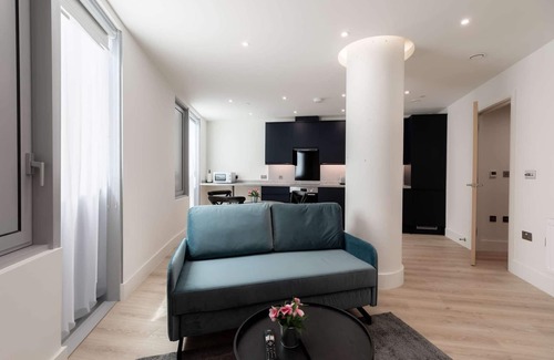 Stratford and New Town Apartamento | Modern 1-Bedroom Stay in Stratford near to Canary Wharf | Ideal for Business or Leisure
