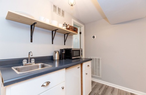 McMurray Casa | Modern 1 Bedroom Suite - Nashville / Brentwood