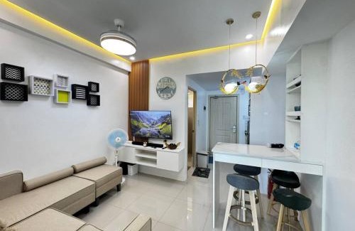 Valenzuela Apartamento | Modern 1 bedroom w Pool and City Views