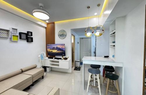 Valenzuela Apartamento | Modern 1 bedroom w Pool and City Views