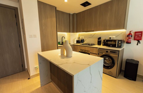 Motor City Apartamento | Modern 1-bedroom with WiFi, fitness room in fabulous Dubai