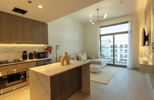 Motor City Apartamento | Modern 1-bedroom with WiFi, fitness room in fabulous Dubai