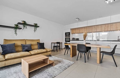 Cessange Apartamento | Modern 1-BR Apartment with Balcony in Cessange