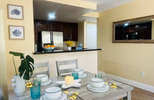 University City Apartamento | Modern 1BR/1BA Getaway in Central San Diego – Walk to Zoo, Balboa Park & Dining