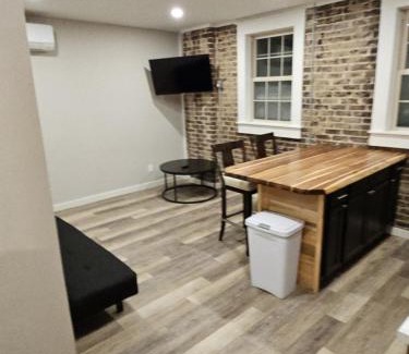 Maryville Apartamento | Modern 1BR Apartment in GREAT Location Unit 203
