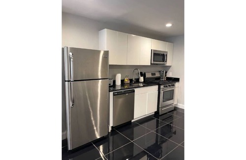 Albany Apartamento | ★MODERN 1BR Apt w/PRIVATE deck! W/D★
