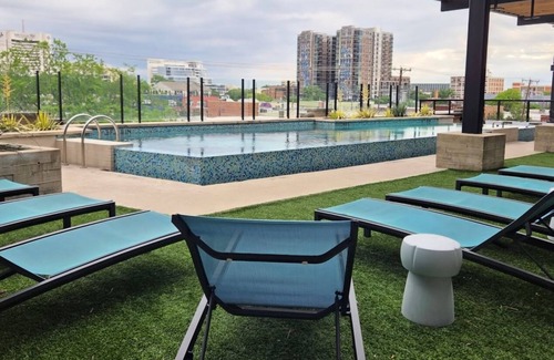 Deep Ellum Apartamento | Chic 1-bedroom apartment with WiFi, fitness room, and pool in marvelous Dallas