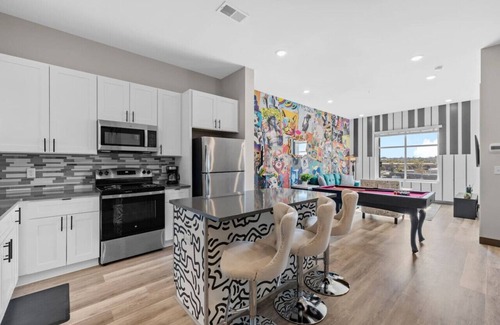 South Nashville Apartamento | Modern 1BR Getaway near Broadway – Sleeps 4!