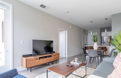 Airport Area Apartamento | Modern 1BR in Irvine, Parking + Pet-Friendly