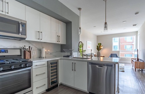Airport Area Apartamento | Modern 1BR in Irvine, Parking + Pet-Friendly
