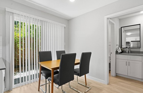 Hyde Park Apartamento | Modern 1BR Near UT Hyde Park Evonify