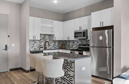 South Nashville Apartamento | Modern 1BR Oasis - Close to Broadway & Nightlife!