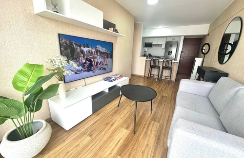 Santa Catalina Apartamento | Modern 1BR on J Prado Board San Isidro