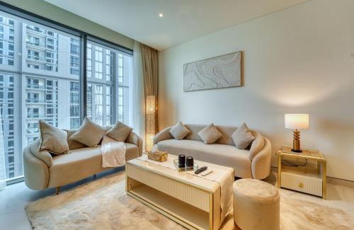 Downtown Dubai Apartamento | Modern 1BR Retreat Creek Vistas