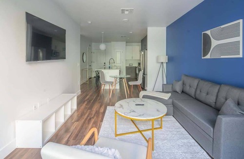 Tempe Apartamento | Bright Tempe 1BD with Pool Gym Parking!