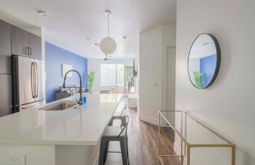 Tempe Apartamento | Bright Tempe 1BD with Pool Gym Parking!