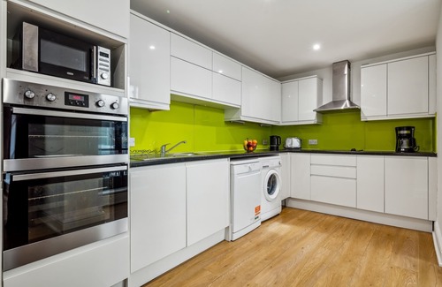 The City of London Apartamento | Modern 1BR with Patio in the Heart of Holborn