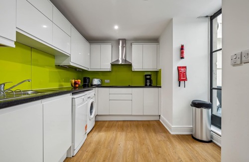 The City of London Apartamento | Modern 1BR with Patio in the Heart of Holborn