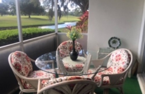 Braden River Condominio | ¡Condominio amueblado moderno 2BD, 2BA con GRAN vista del campo de golf!