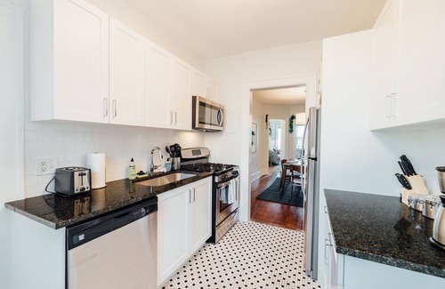 Detroit Apartamento | Modern 2/1 Apt near the Villages | Free Parking