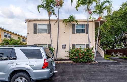 Victoria Park Villa | Modern 2 Bd Apartment In Victoria Park, Fort Lauderdale
