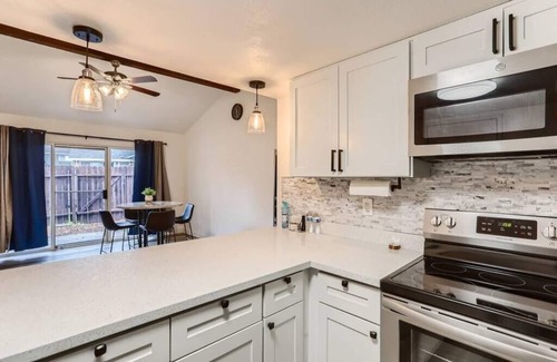 Citrus Heights Casa | Modern 2 bdrm 2bth gem! 15 mins from downtown!