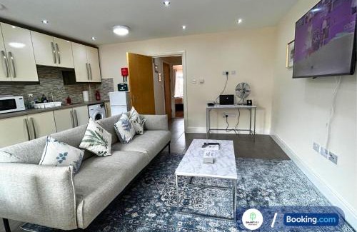 Watford Apartamento | Modern 2 Bed 2 Bath Apartment Free Parking