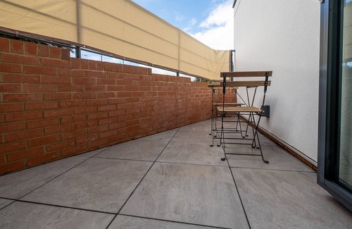 Luton Apartamento | Modern 2-bed 2-bath Luton Town Centre - Free Parking/Wi-Fi
