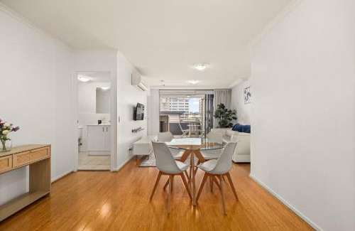 South Brisbane Apartamento | Modern 2-Bed Apartment with Gym & Sauna Access